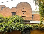 این خانه خاص در کامرانیه تهران را معمار آرامگاه بوعلی، خیام و کمال‌الملک ساخته است | تصاویر