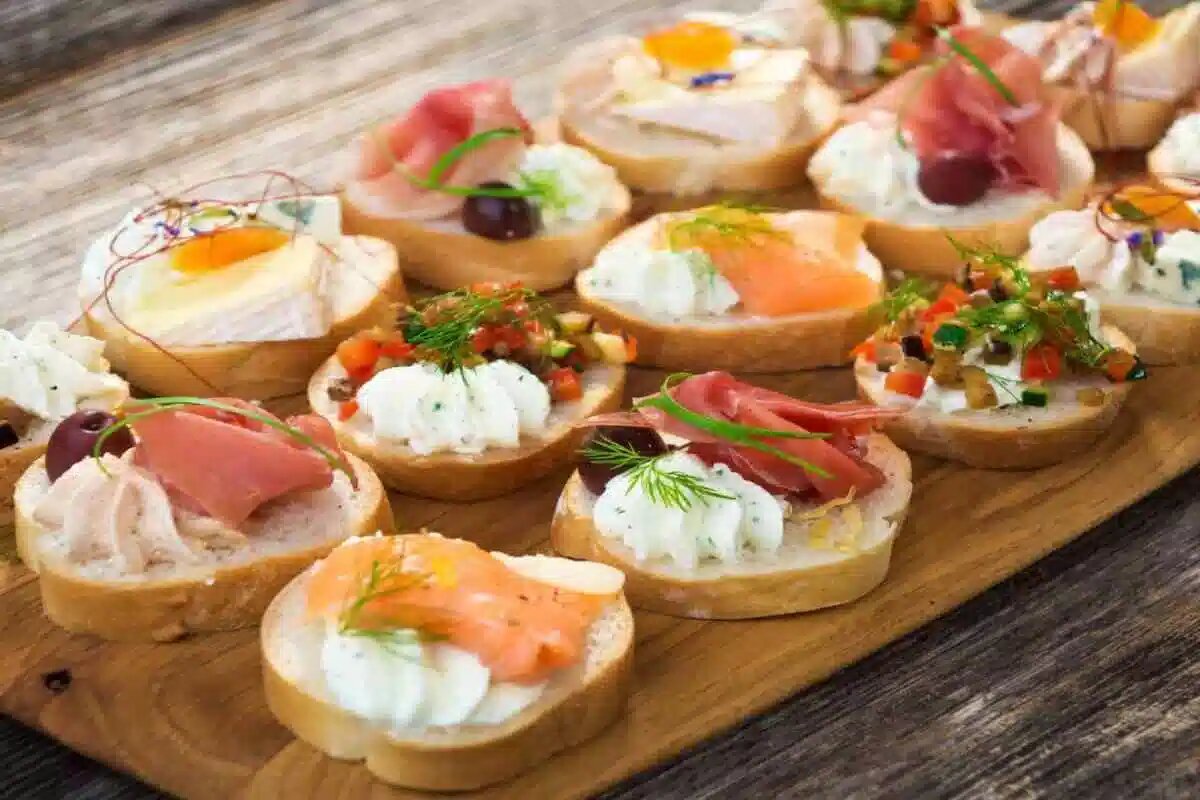 طرز تهیه ۳ مدل کاناپه تابستانی ؛ پیش غذای خوشمزه و فوری