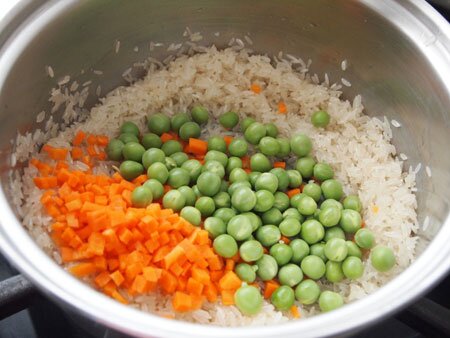 اروز تاپادو؛ پلو اسپانیایی که ۲۰ دقیقه ای حاضر می شود