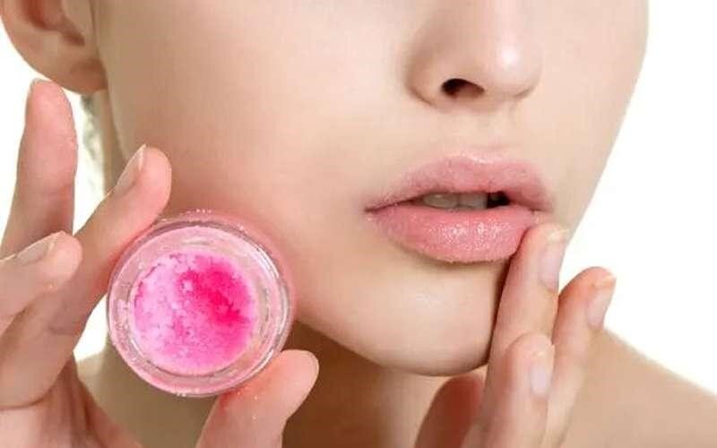 ماسک لب چیست؟ آموزش تهیه ماسک لب خانگی