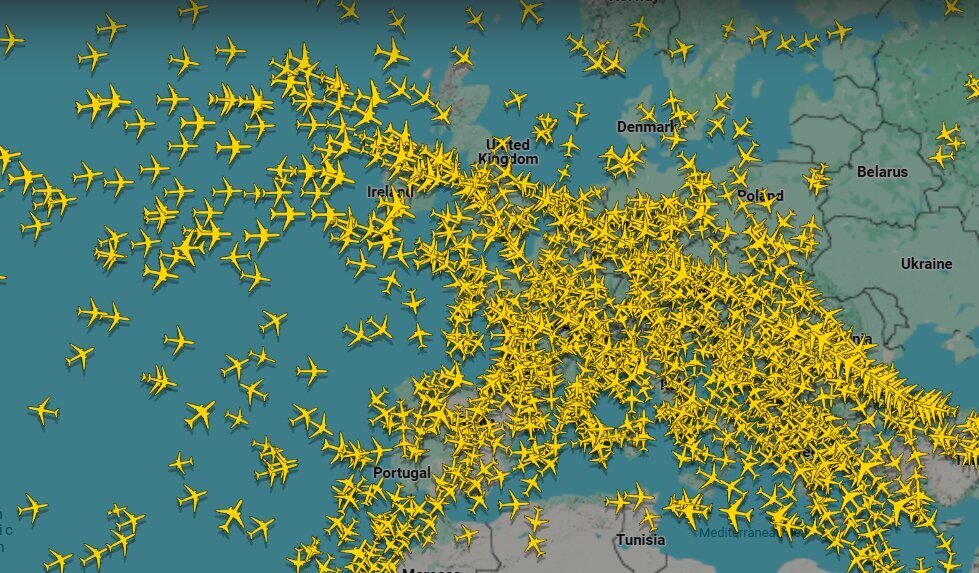 چرا هواپیماها در آسمان با یکدیگر برخورد نمیکنند؟