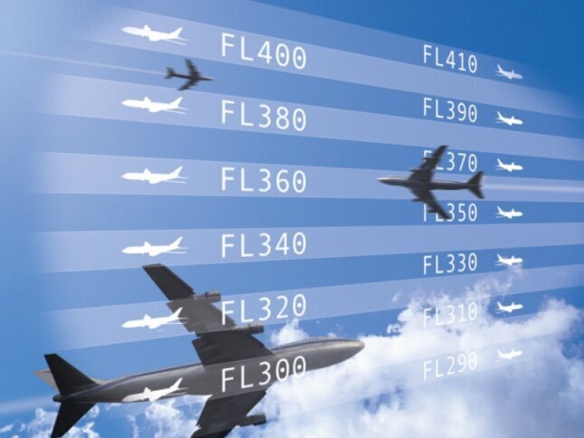 چرا هواپیماها در آسمان با یکدیگر برخورد نمیکنند؟