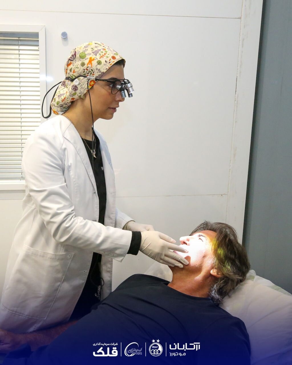 ریکاردو ساپینتو سرمربی استقلال و دستیارانش در حال انجام تست های پزشکی | تصاویر