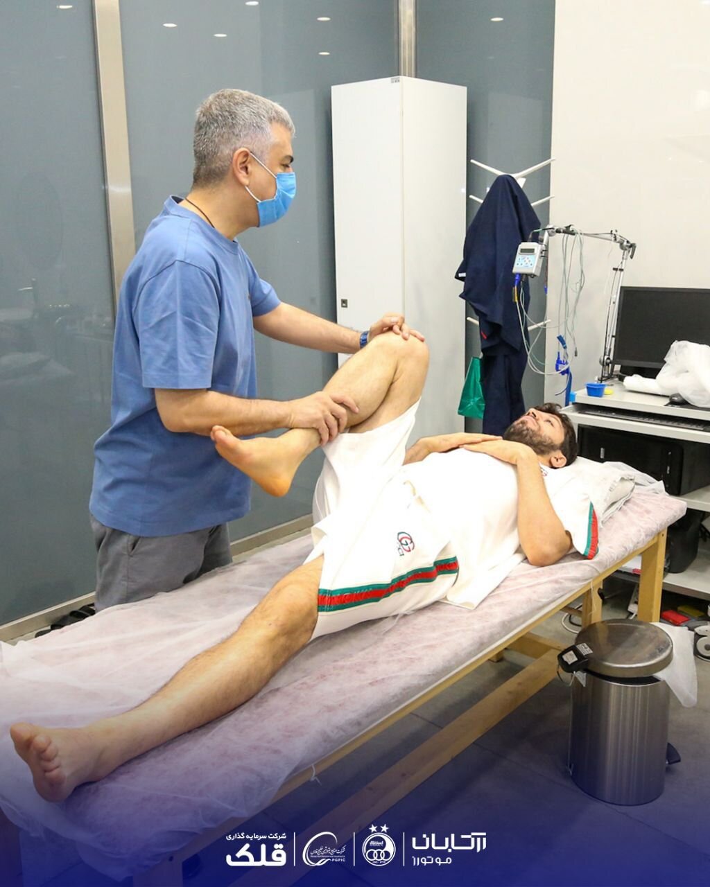 ریکاردو ساپینتو سرمربی استقلال و دستیارانش در حال انجام تست های پزشکی | تصاویر