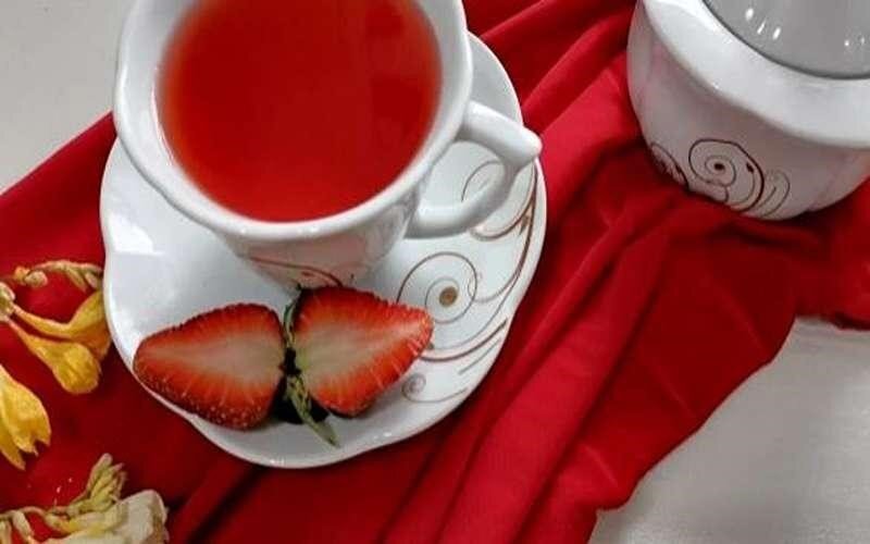 طرز تهیه دمنوش توت فرنگی برای لاغری