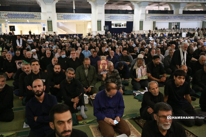 نماز جمعه امروز تهران به امامت حجت الاسلام والمسلمین حاج علی اکبری در مصلی تهران برگزار شد.