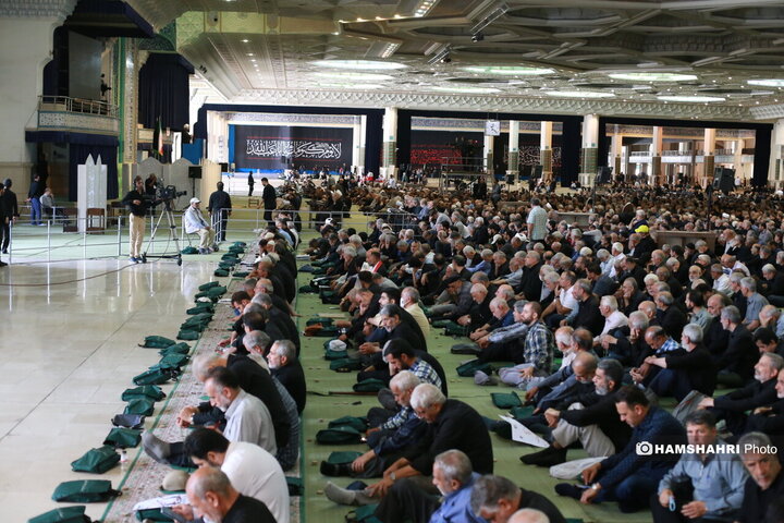 نماز جمعه امروز تهران به امامت حجت الاسلام والمسلمین حاج علی اکبری در مصلی تهران برگزار شد.