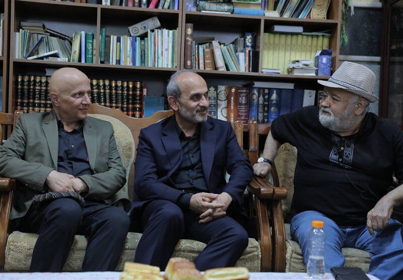 در دیدار اکبر عبدی و رئیس صدا و سیما چه گذشت؟ | شما در این ۱۲ روز جنگ تحمیلی...