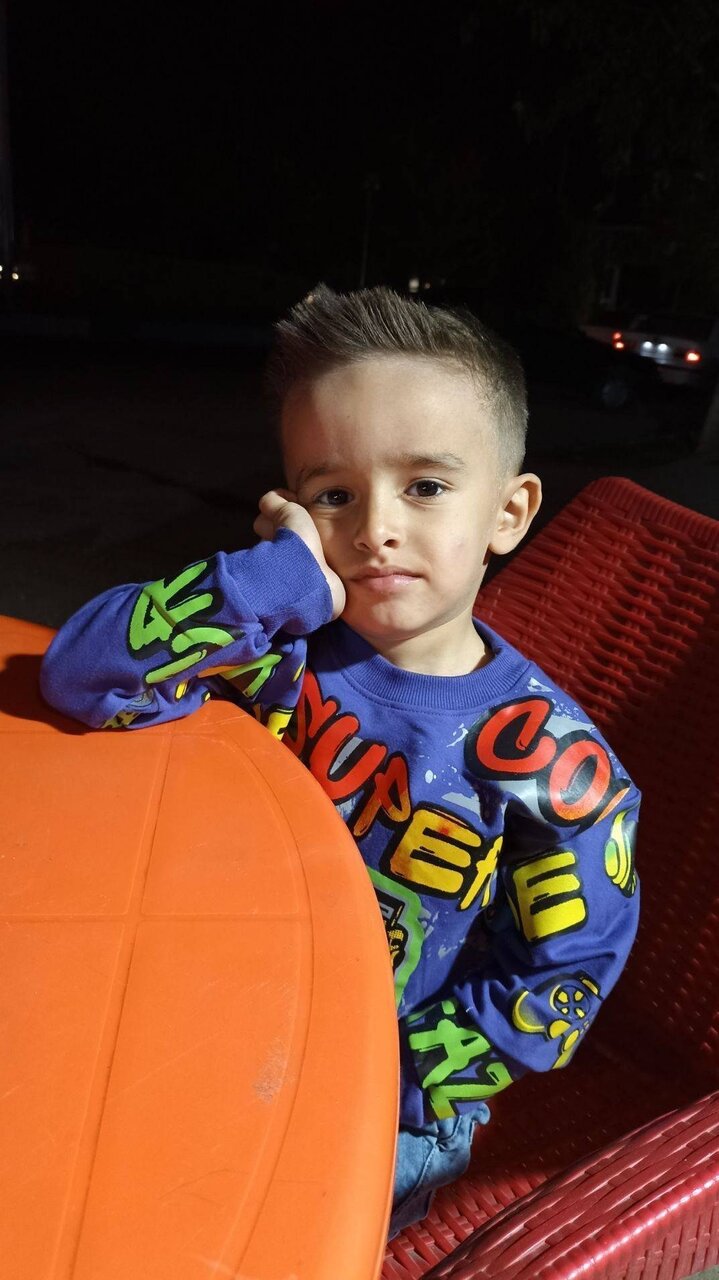 کودک ۷ ساله تبریزی که توسط اسرائیل شهید شد + عکس | همان روز او را برای کلاس اول ثبتنام کرده بودم