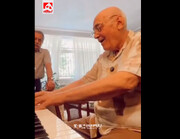 تصاویری از پیانونوازی استاد ۸۱ ساله خالق اثر «ای ایران»