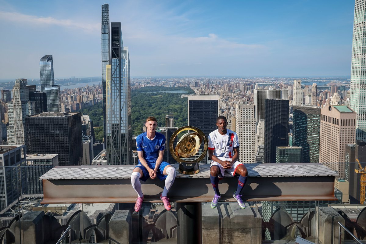 کول پالمر و عثمان دمبله «ناهار در بالای آسمانخراش» نیویورک را بازسازی کردند! | تصاویر