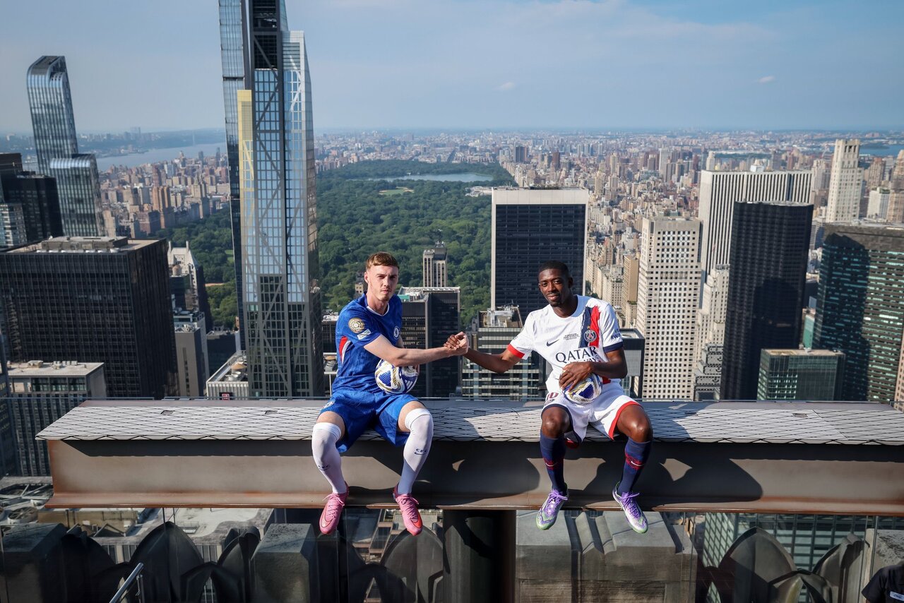 کول پالمر و عثمان دمبله «ناهار در بالای آسمانخراش» نیویورک را بازسازی کردند! | تصاویر