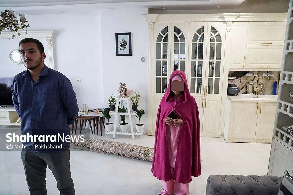 لباس متفاوت یک زن زندانی با رنگ صورتی در شبکههای اجتماعی پربازدید شد | تصاویر