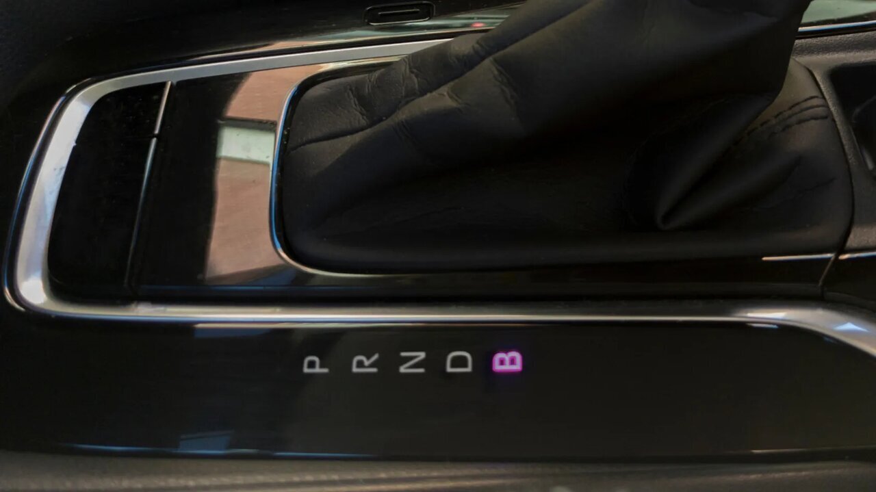 دنده B در خودروهای اتومات چیست و چه کاربردی دارد؟