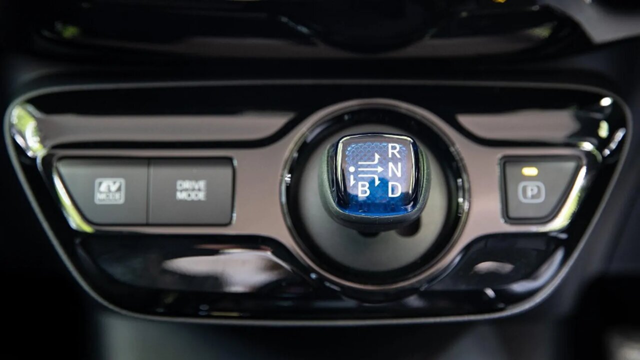 دنده B در خودروهای اتومات چیست و چه کاربردی دارد؟