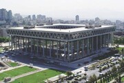 سوال المیرا شریفی مقدم درباره «بازطراحی» و «بازمعماری» ساختمان شیشه‌ای صدا و سیما  |‌ببینید