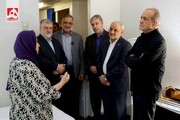 دیدار پزشکیان با جمعی از خانواده‌های آسیب دیده در جنگ ۱۲روزه + ویدئو