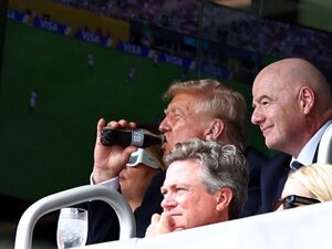 رفتار بچهگانه ترامپ سوژه تمسخر در رسانههای ورزشی دنیا شد! | ویدئو