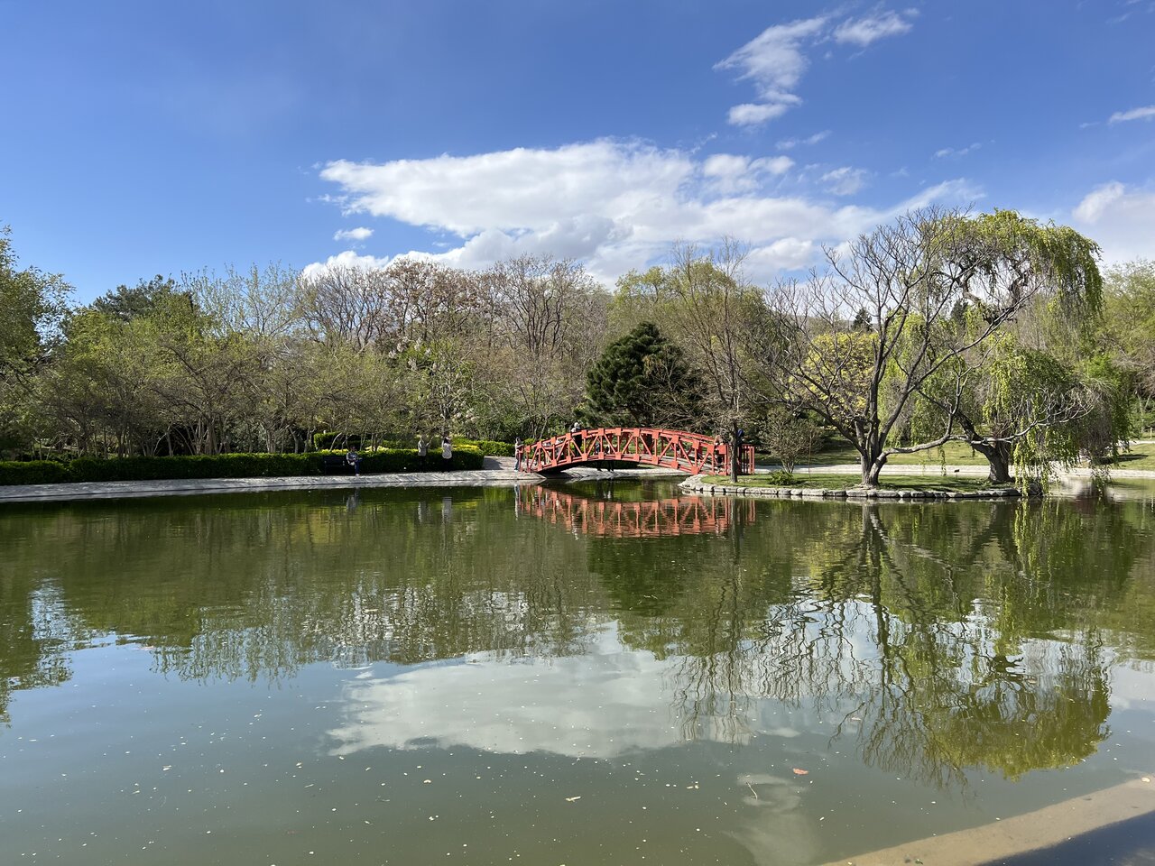 گردش در باغ ژاپنی تهران