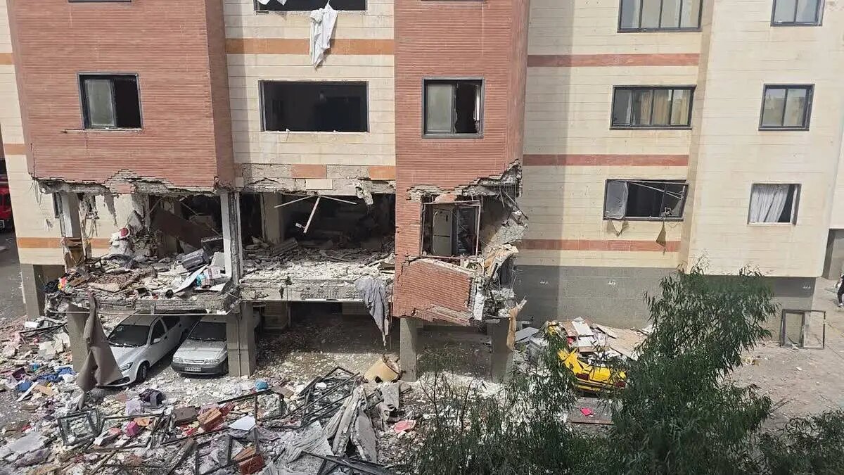 تصاویر جدید از لحظات پس از انفجار منزل مسکونی در پردیسان قم | استاندار: این حادثه تروریستی نبوده است