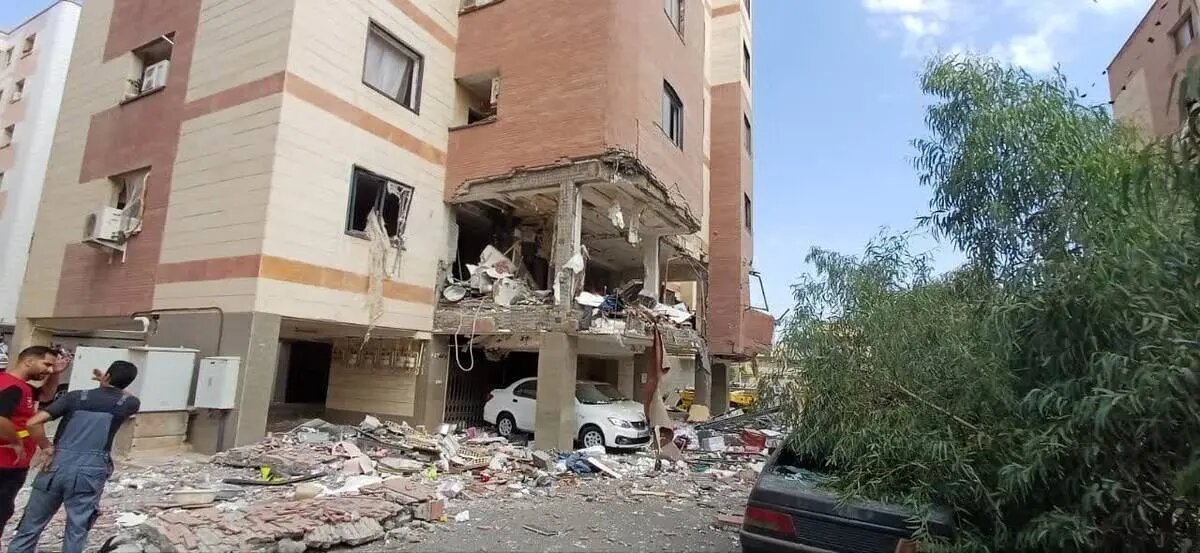 تصاویر جدید از لحظات پس از انفجار منزل مسکونی در پردیسان قم | استاندار: این حادثه تروریستی نبوده است