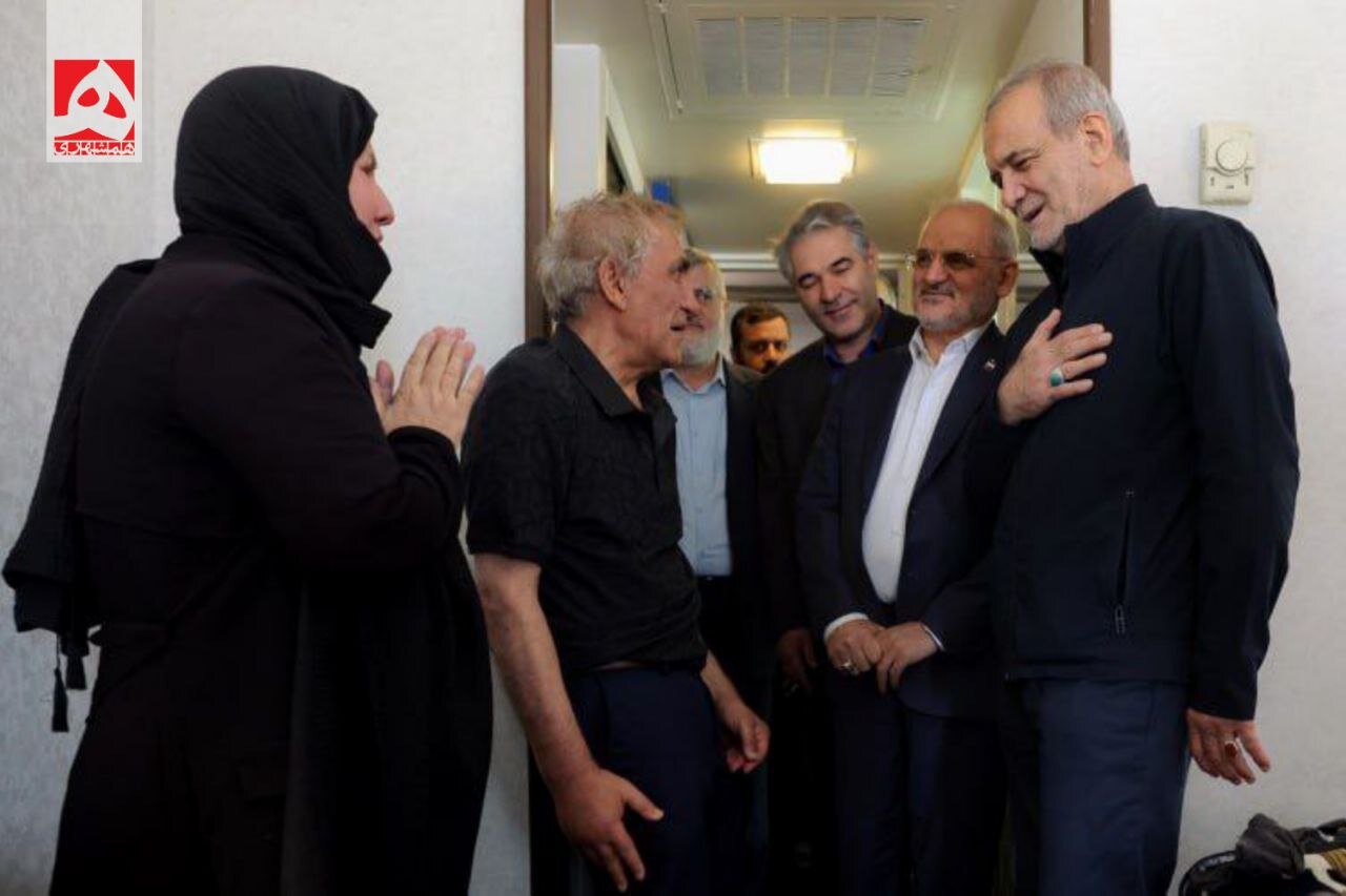 بازدید پزشکیان، زاکانی و معتمدیان از وضعیت اسکان خانواده‌های جنگ زده | تصاویر