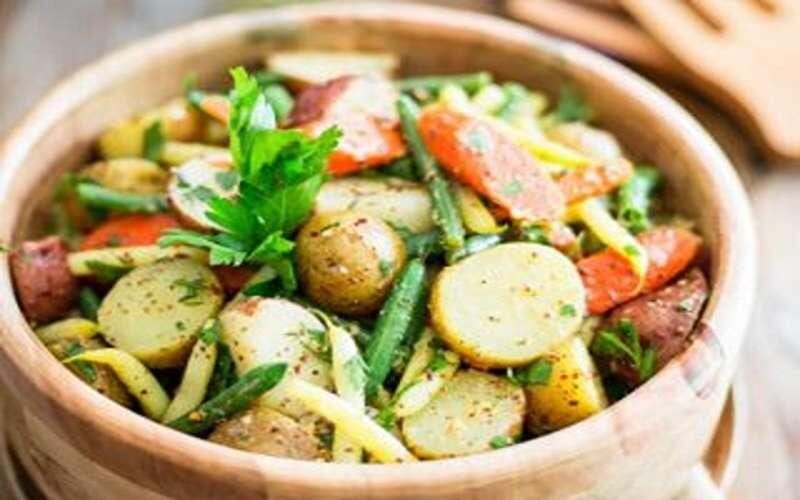 طرز تهیه سالاد سیبزمینی اتریشی + ترفندهای جدید