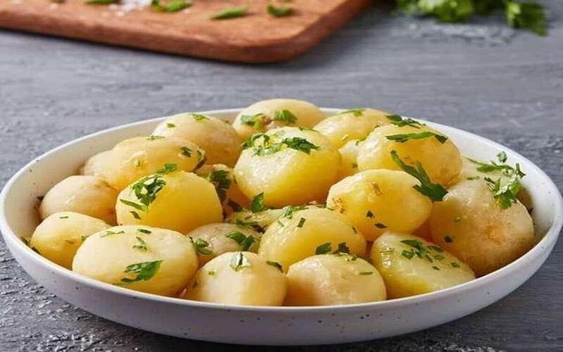 طرز تهیه سالاد سیبزمینی اتریشی + ترفندهای جدید