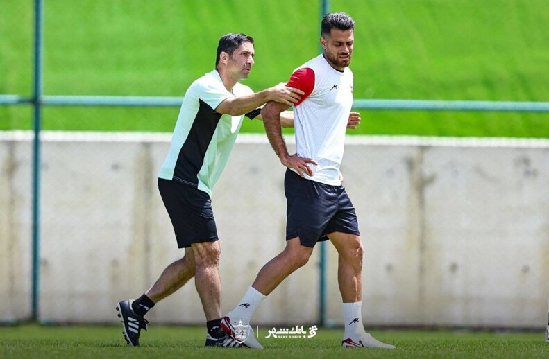 تلفن همراه و دمپایی، اقدامات انضباطی وحید هاشمیان! + عکس