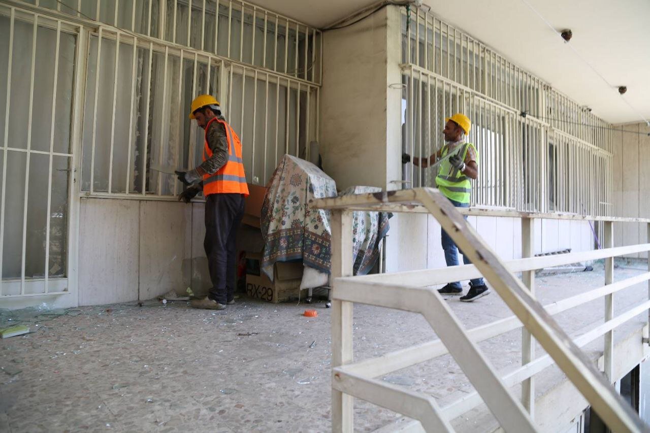 پایان مرمت پنجره های بیش از ۲۰۰ خانه در قطعه ششم