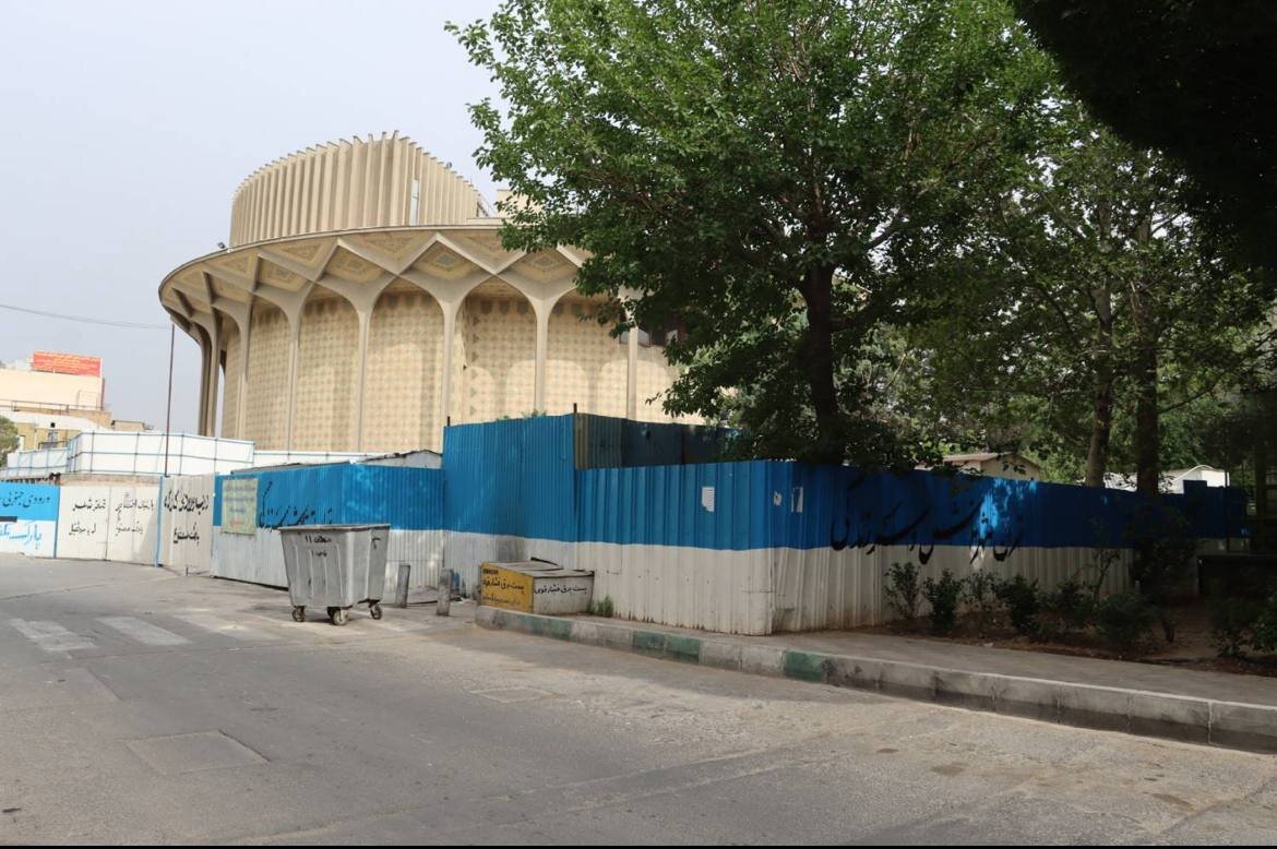 اخطار به پاساژهای ناایمن/ساماندهی حریم تئاتر شهر تا پایان سال