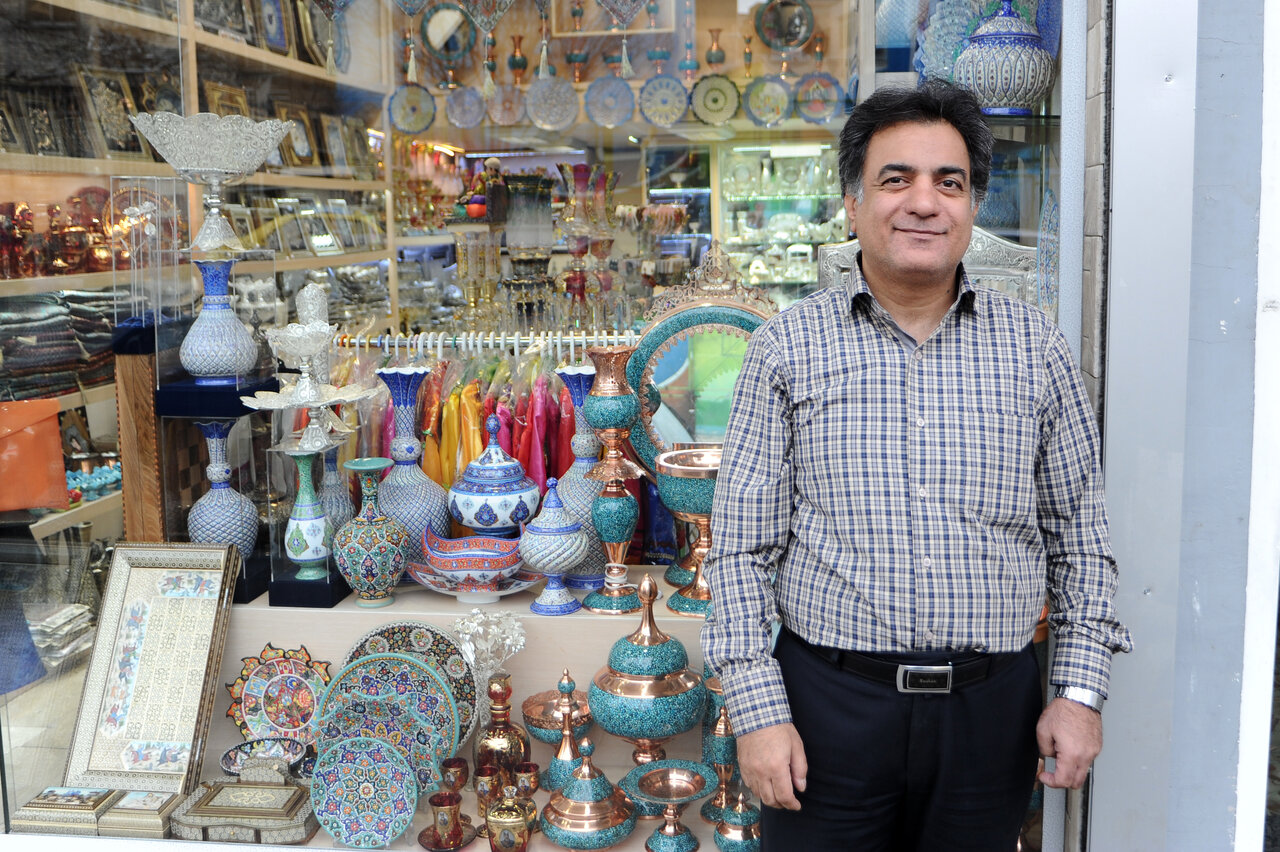 جلوه گری صنایع دستی در خیابان ویلا خیابان ویلا
