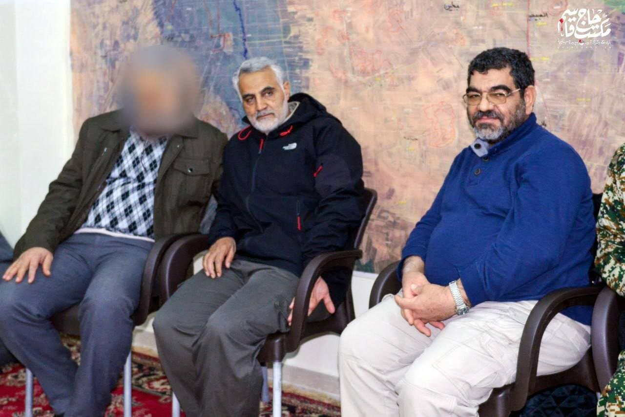 تصاویری از سردار شهید محمدرضا نصیر باغبان ، مسئول واحد اطلاعات نیروی قدس در کنار شهید حاج قاسم سلیمانی
