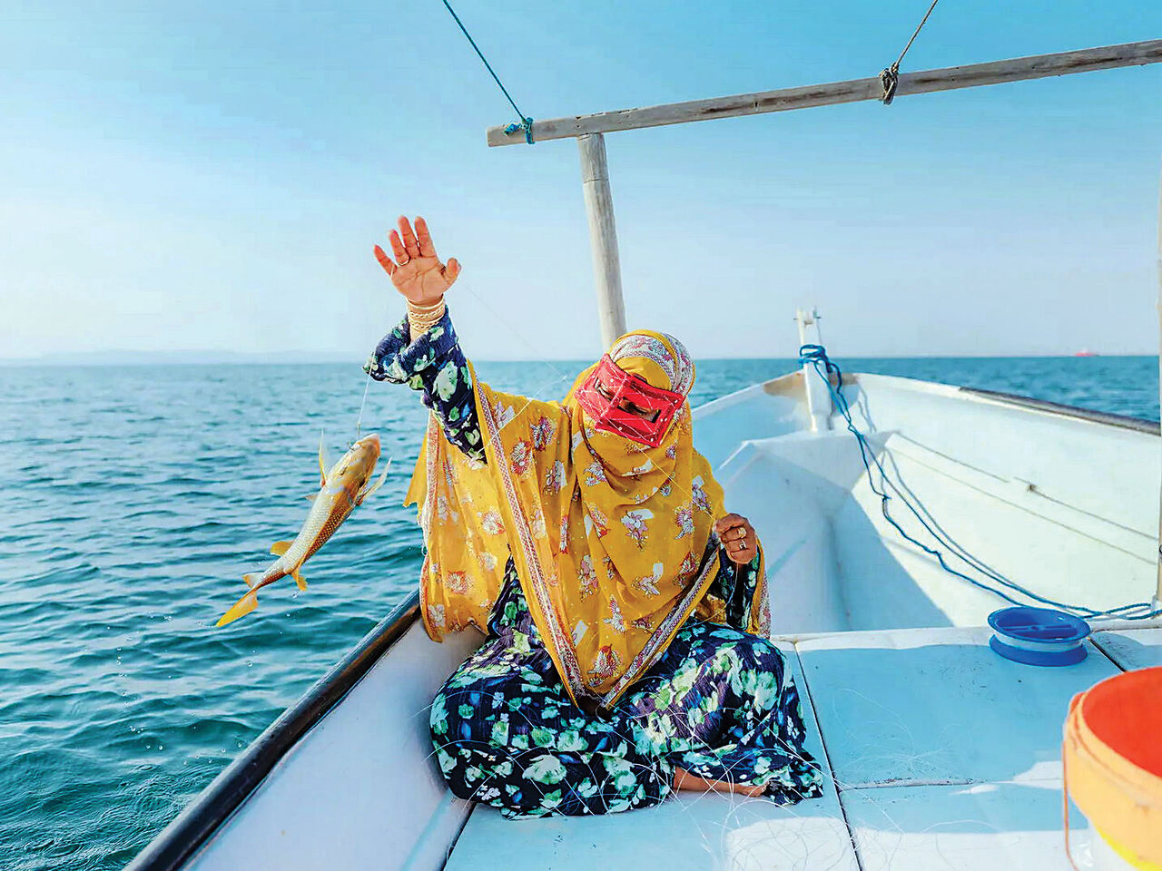 روایت زنان ماهیگیر جزیره هنگام در قاب دوربین و نگاه جهانیان