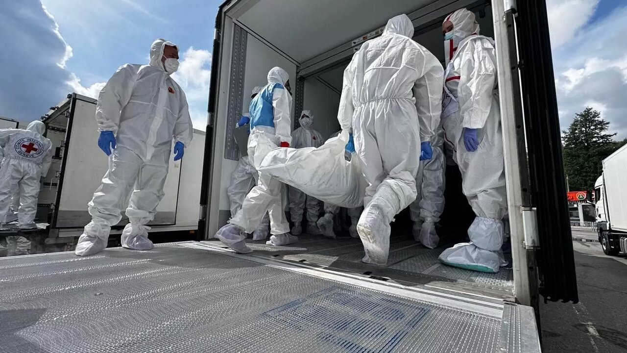 کامیون کامیون جسد+ عکس | تحویل ۱۰۰۰ جسد از سربازان اوکراین توسط روسیه