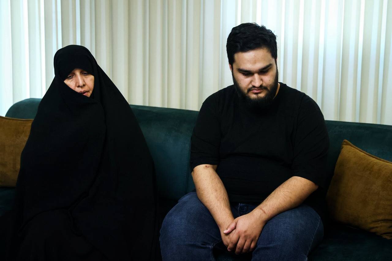 حضور قالیباف در منزل شهید حاجیزاده + تصاویر