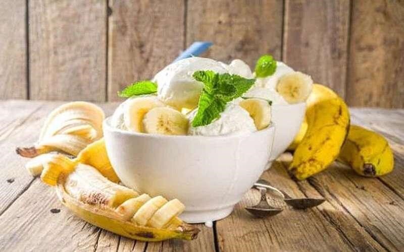 طرز تهیه بستنی با موز و شیر در خانه در کمترین زمان