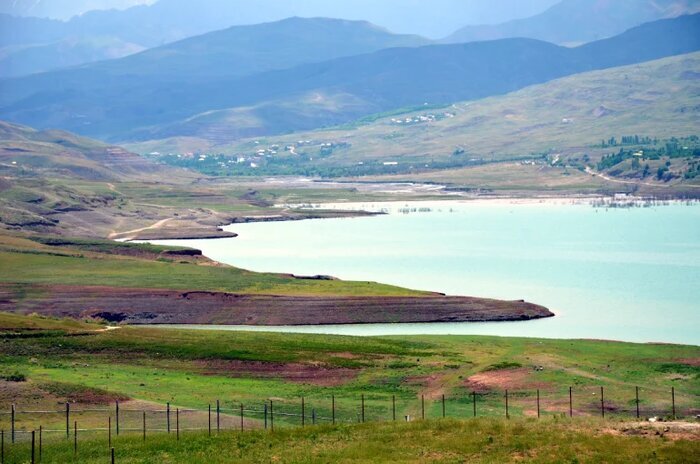 فرار از گرمای تابستان به آغوش خنک و بکرترین دریاچه ها
