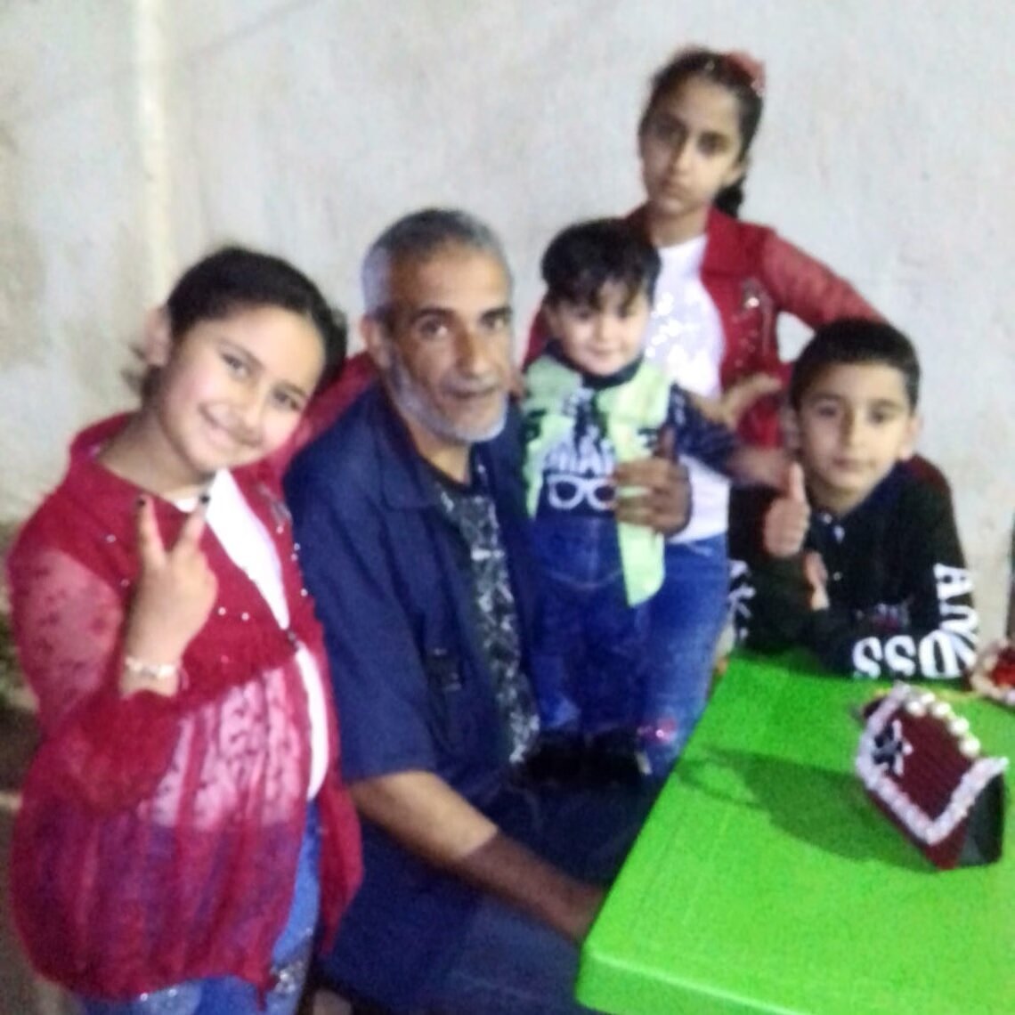 روایت خواهر و برادری که در صف آب شهید شدند | تصاویر