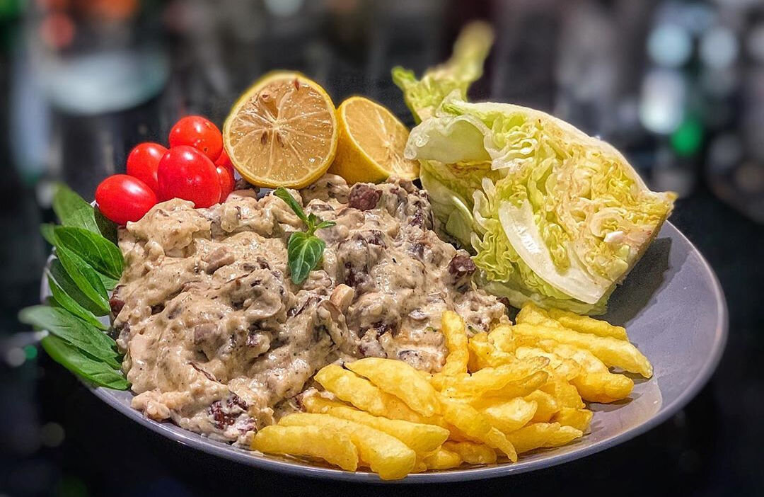 طرز تهیه چیکن استراگانف ساده رستورانی با طعم بسیار عالی