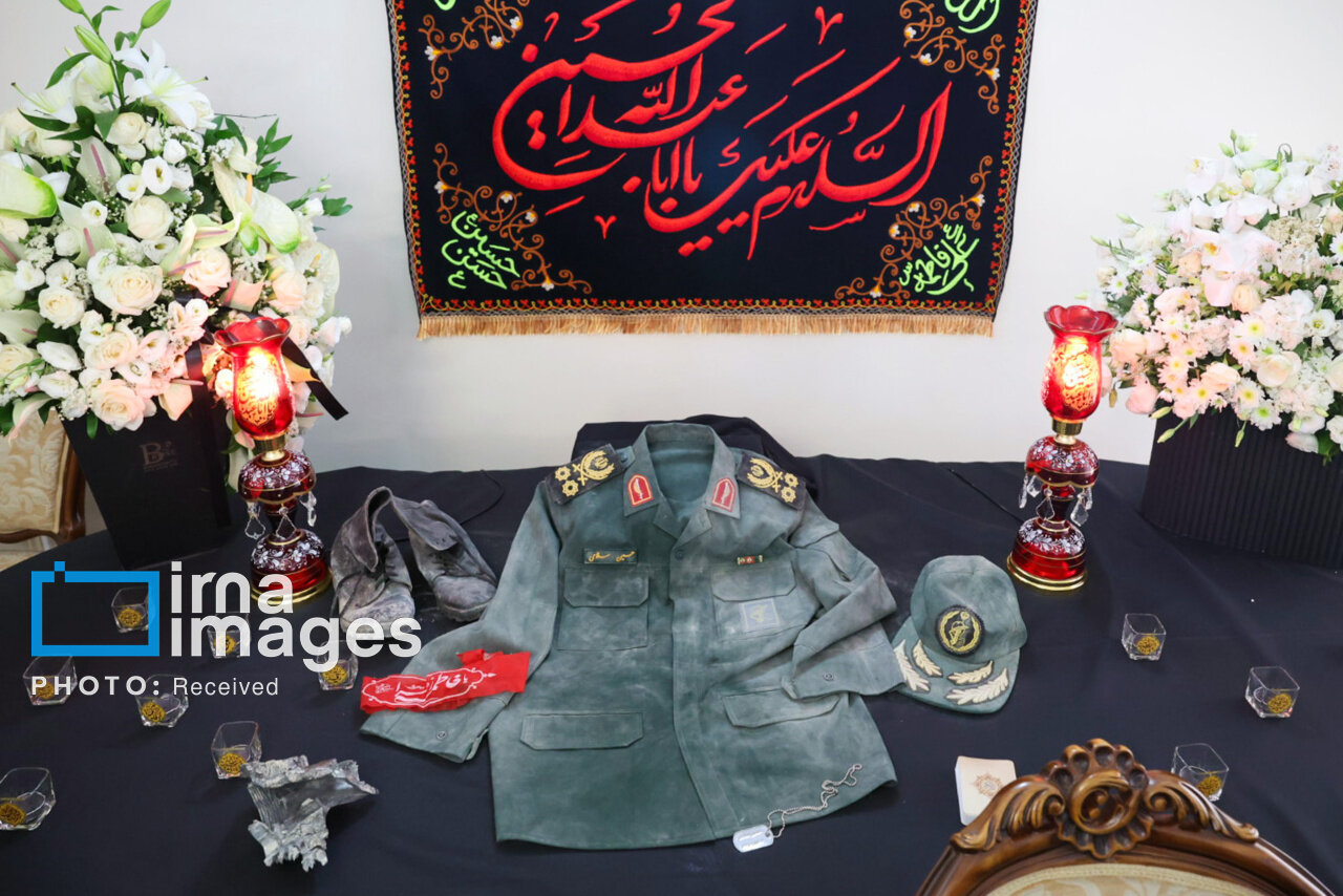 لباس و وسایل شخصی که سردار سلامی لحظه شهادت به همراه داشت | تصاویر