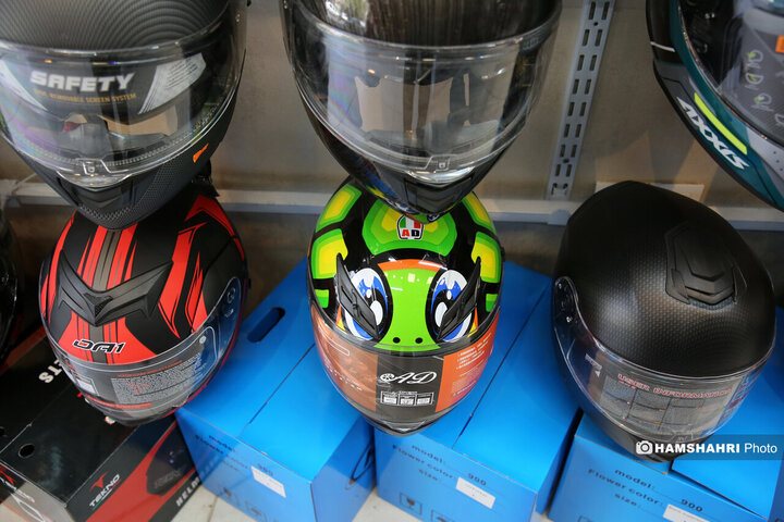 موتور سواری با گوش گربه ای