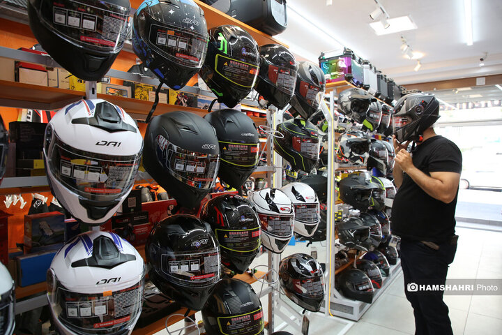 موتور سواری با گوش گربه ای