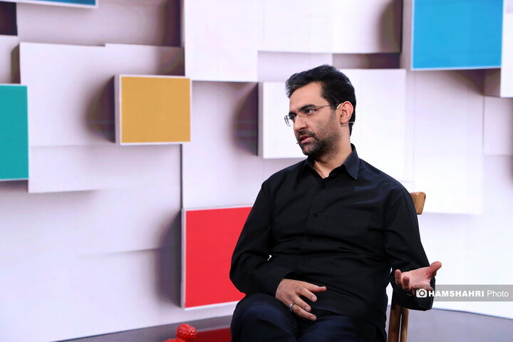 سرتیتر با دکتر آذری جهرمی