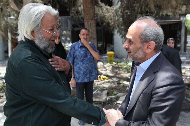 بازیگرانی که به دیدن ساختمان شیشهای صداوسیما رفتند + تصاویر