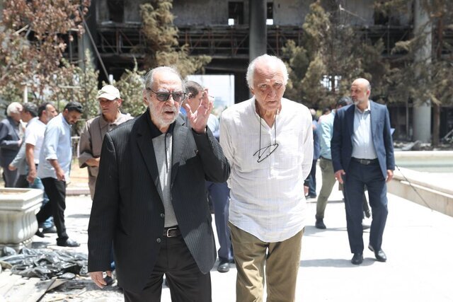 بازیگرانی که به دیدن ساختمان شیشهای صداوسیما رفتند + تصاویر