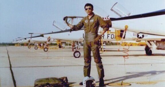 این خلبان ایرانی جهنم به پا کرد | پالایشگاه را دیدم که در آتش میسوزد...