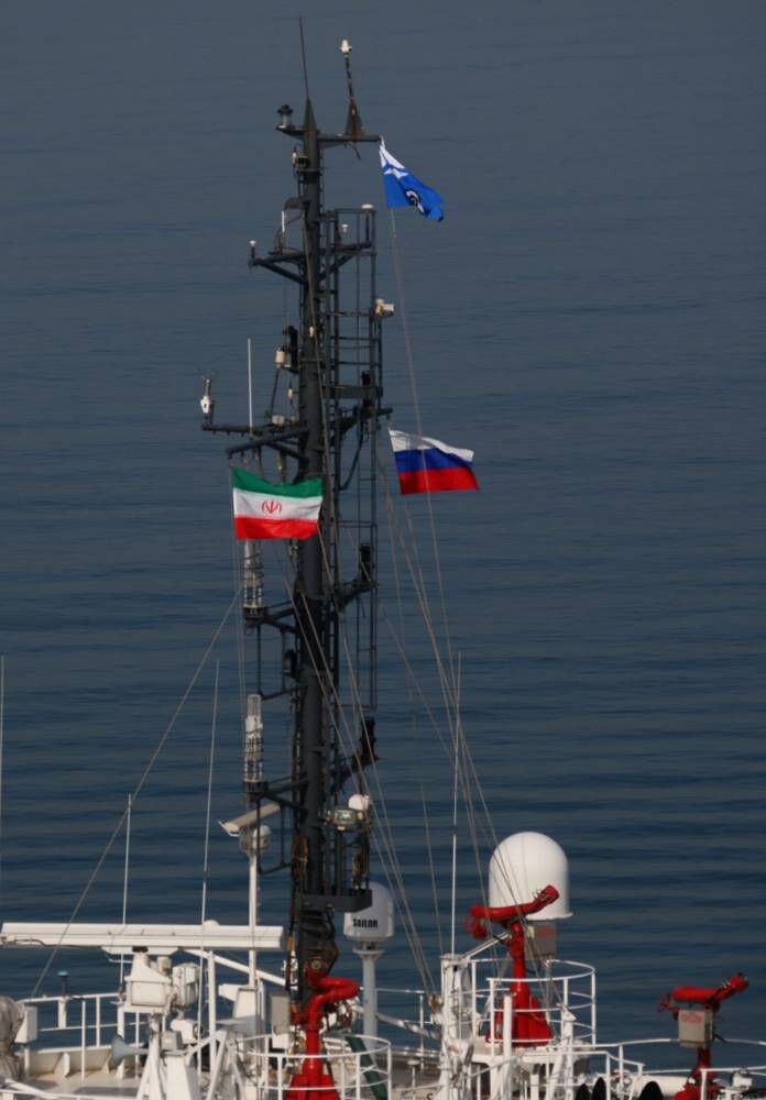 شناور روسیه وارد دریای خزر شد | تصاویر