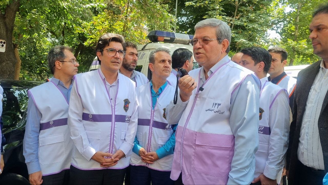 ون موبایلهای جدید در اوج گرما از راه رسیدند| درباره مراکز سیار کاهش آسیب اجتماعی که با فعالیت 17 دستگاه ون موبایل دیگر تقویت شد