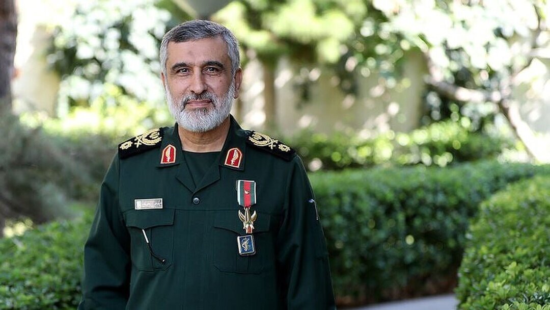 رهبر فرمودند هر کدام از شما فرمانده یک تنگه از احد هستید  | بازنشر یک ویدئو از جوانی سردارحاجی زاده